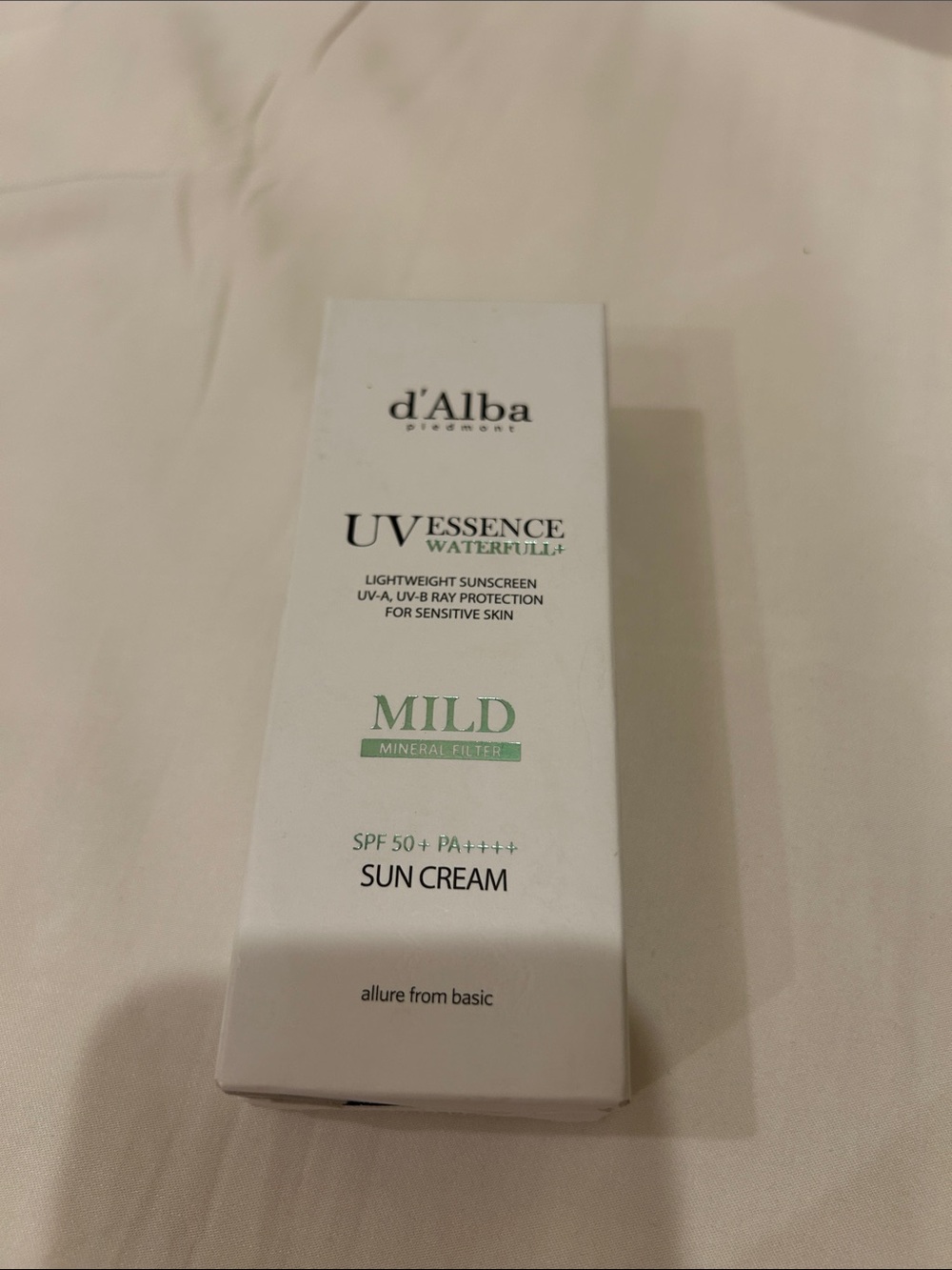 d'Alba UV Essence Mild Sun Cream - White with Green Accents